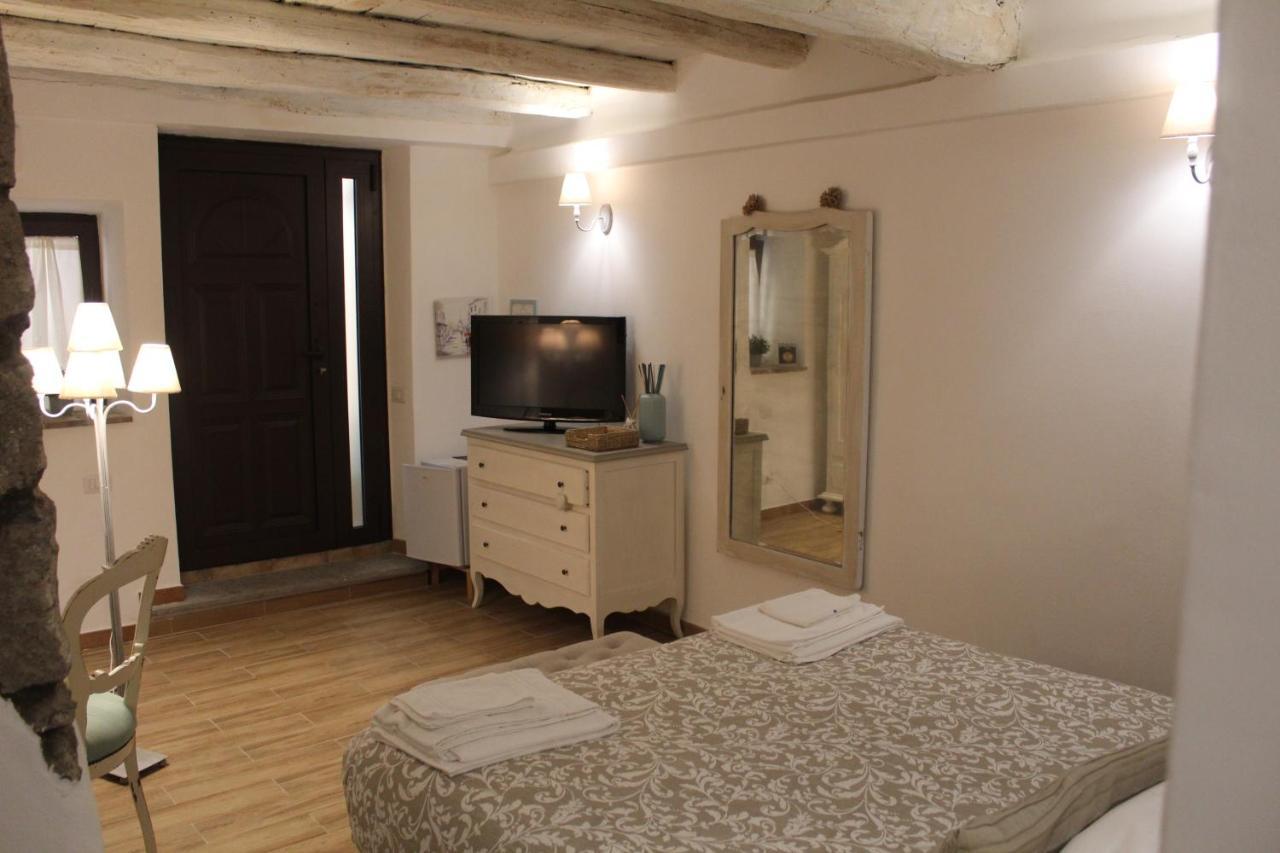 Livia'S Charming Room Trevignano Romano Dış mekan fotoğraf
