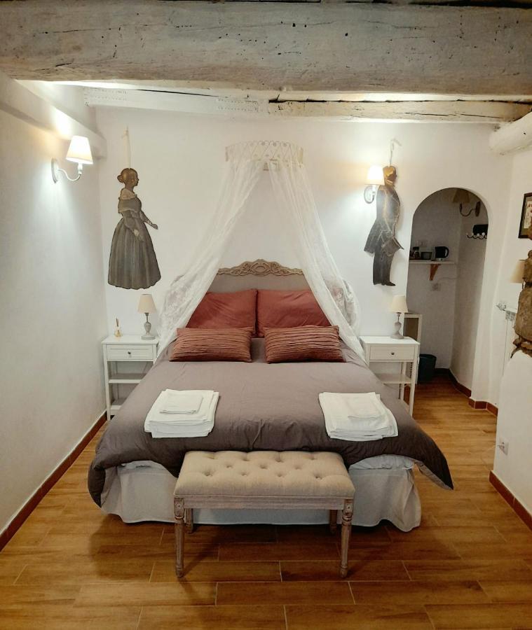 Livia'S Charming Room Trevignano Romano Dış mekan fotoğraf